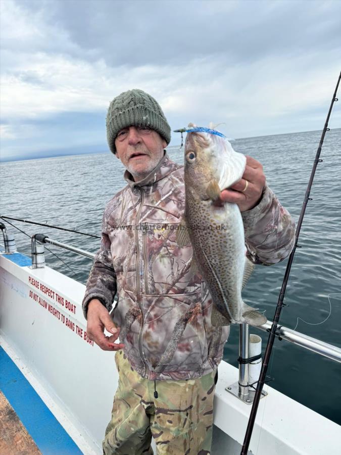 2 lb 10 oz Cod by Les.