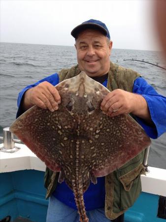 8 lb 11 oz Thornback Ray by Dave Simcock