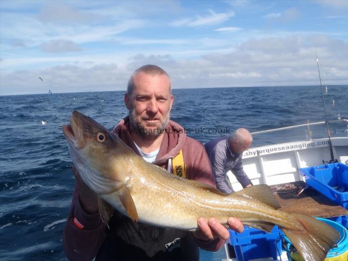 6 lb 5 oz Cod by Rich Askew.