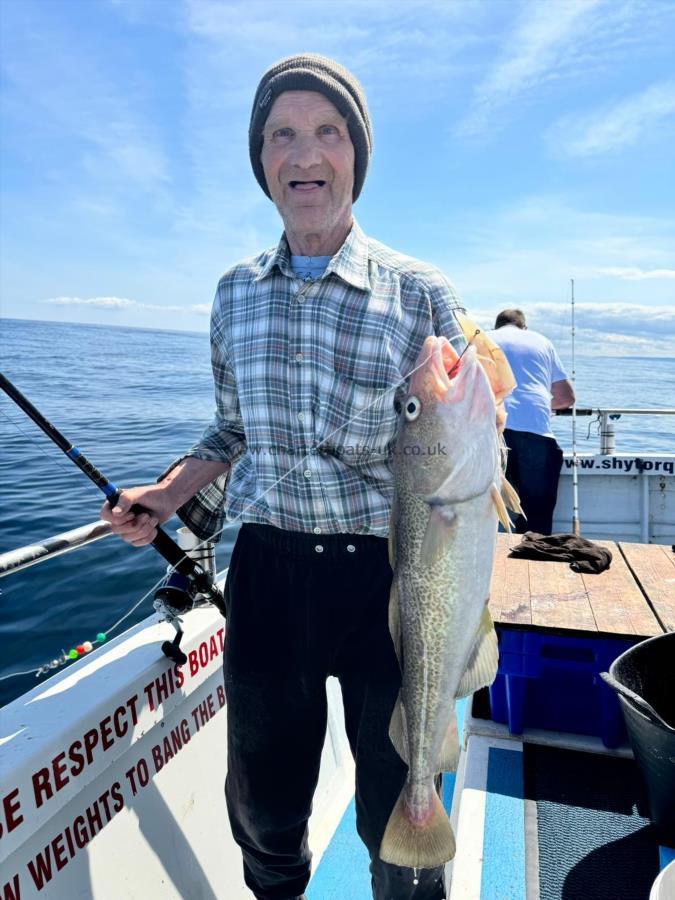 6 lb 10 oz Cod by Nick.