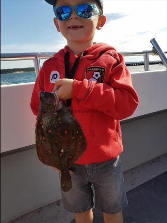 1 lb 2 oz Plaice by Sonny